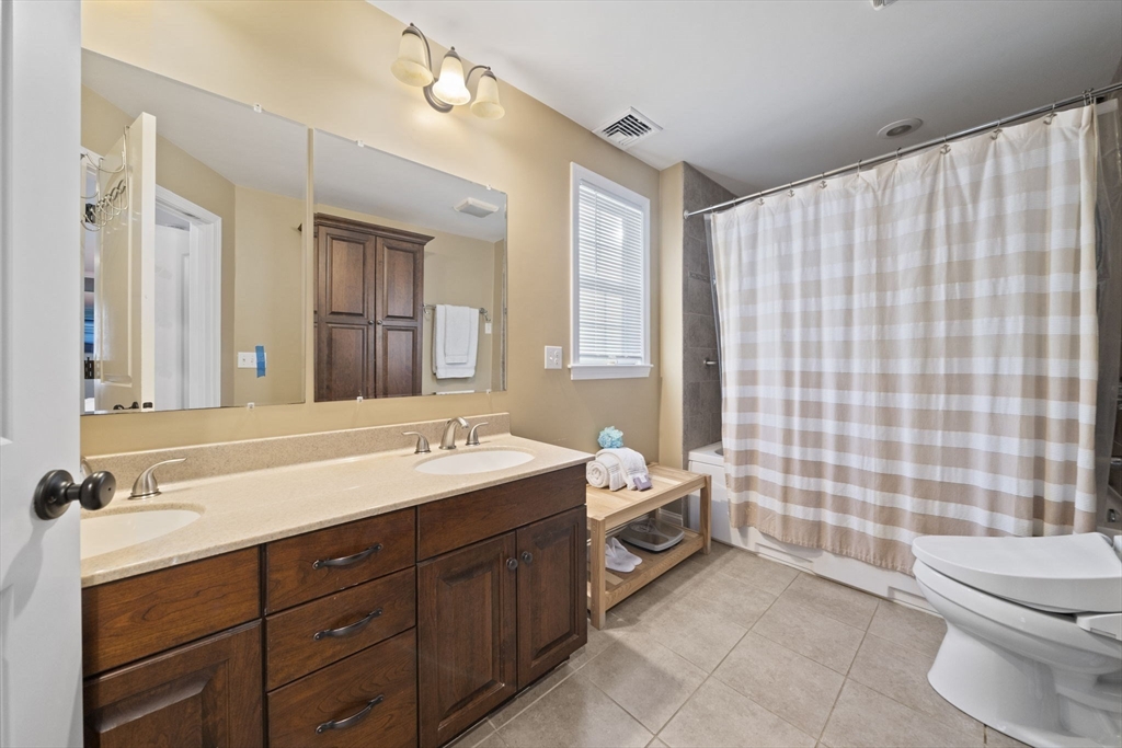 158 W Elm Ave