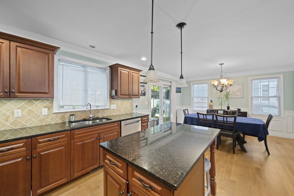 158 W Elm Ave