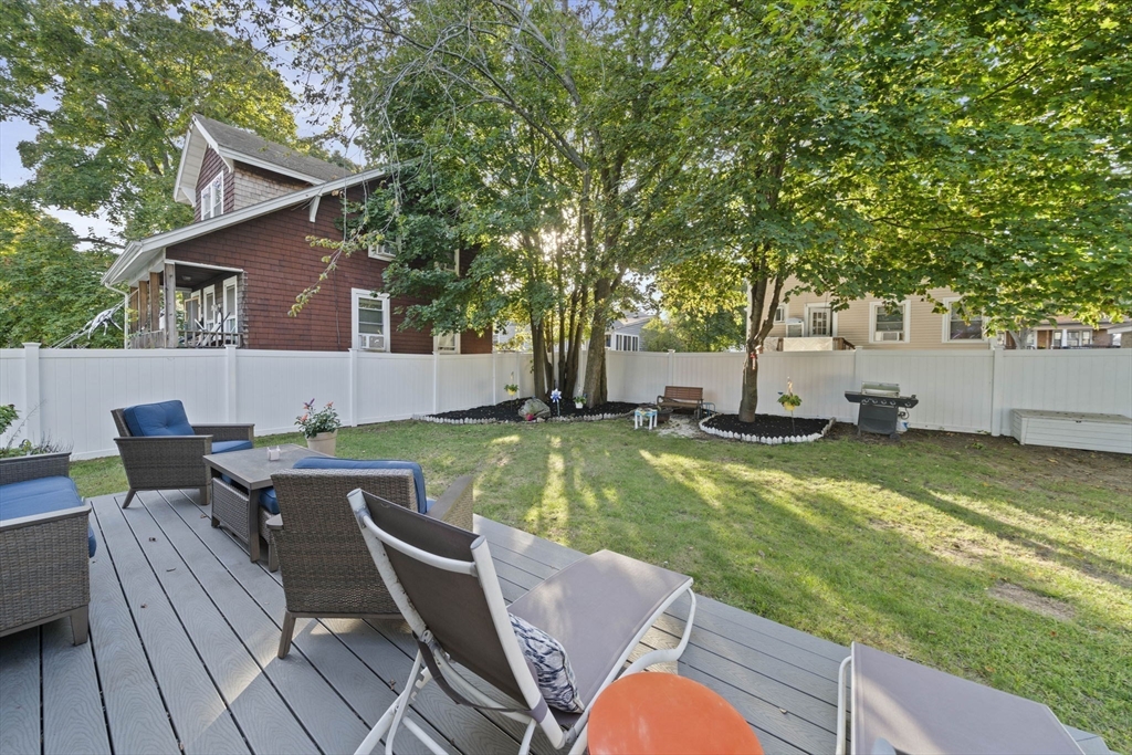 158 W Elm Ave