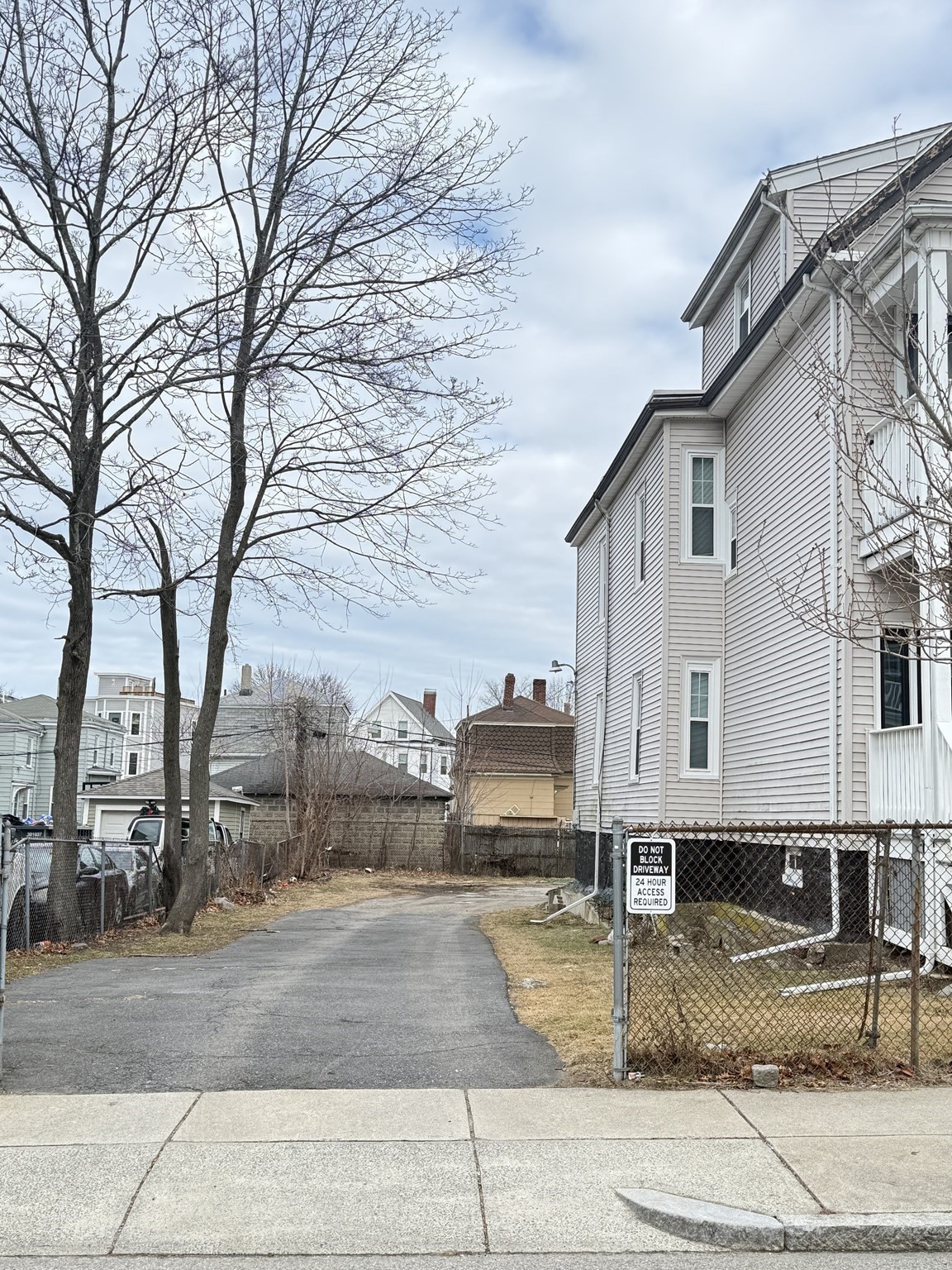 60 Thetford Ave