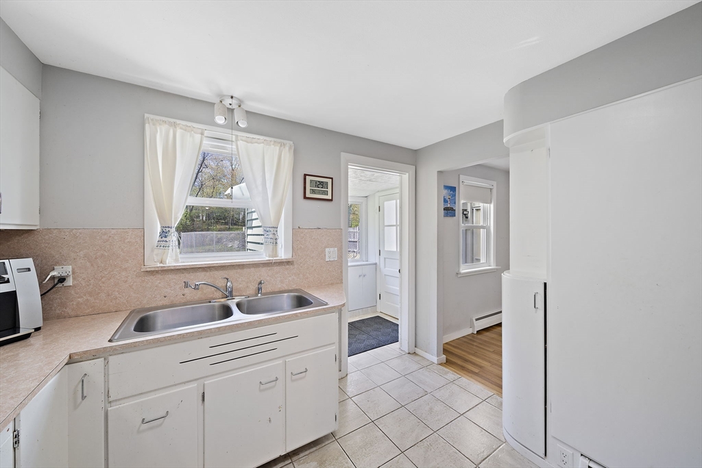 447 E Main St