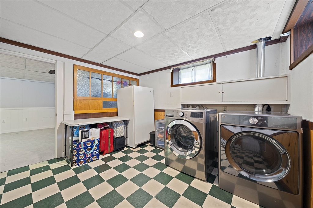 447 E Main St