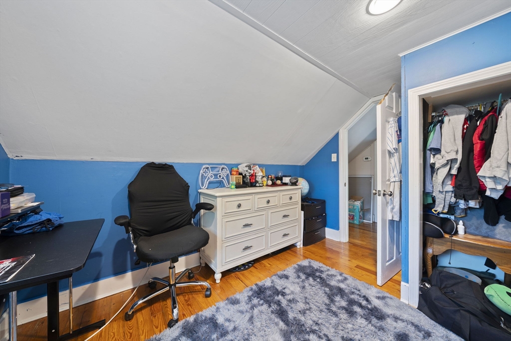 285 Raynor Ave