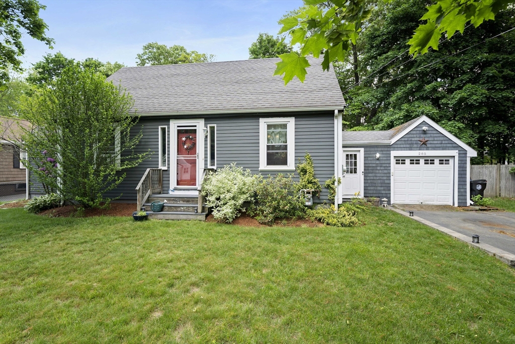 285 Raynor Ave
