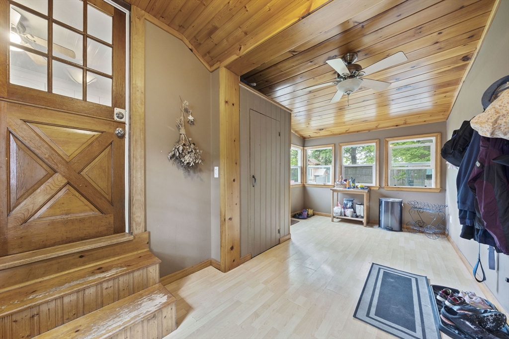 285 Raynor Ave