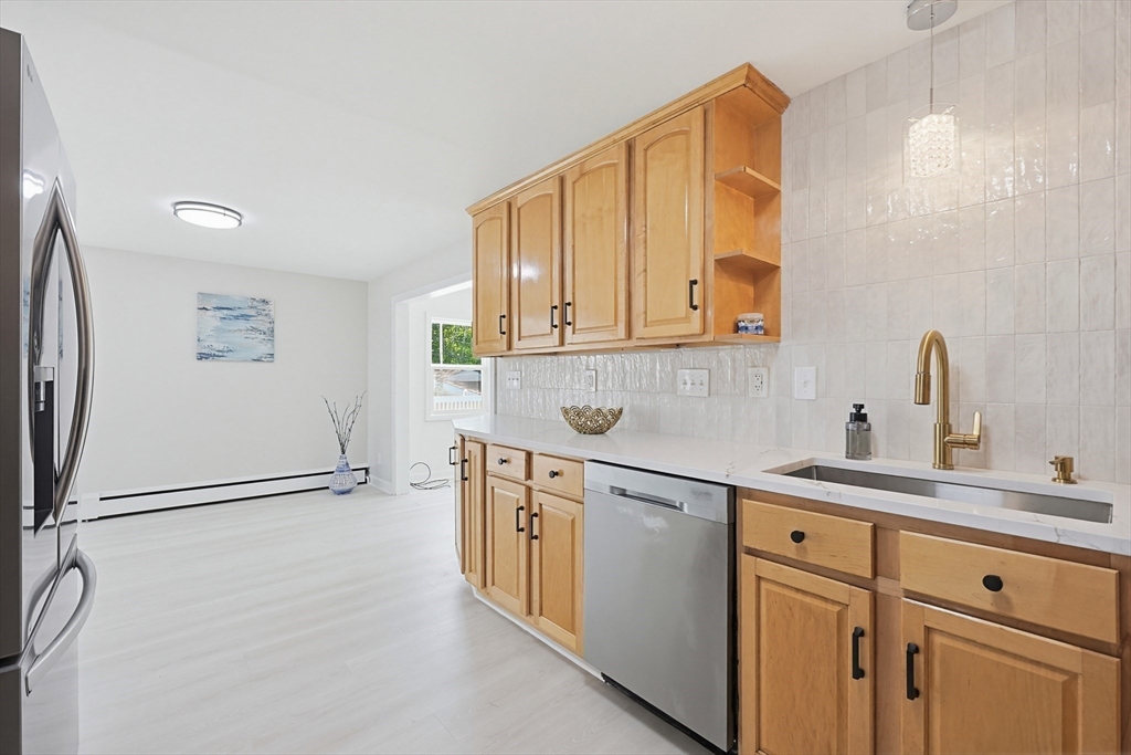 6 Almond Dr