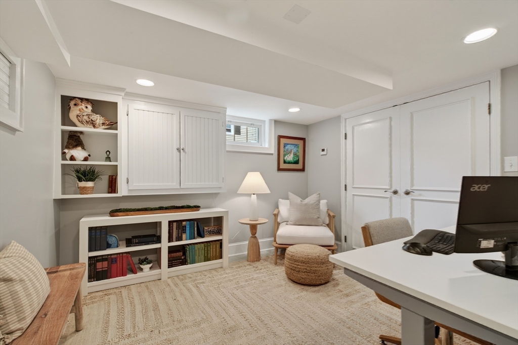 165 Thacher
