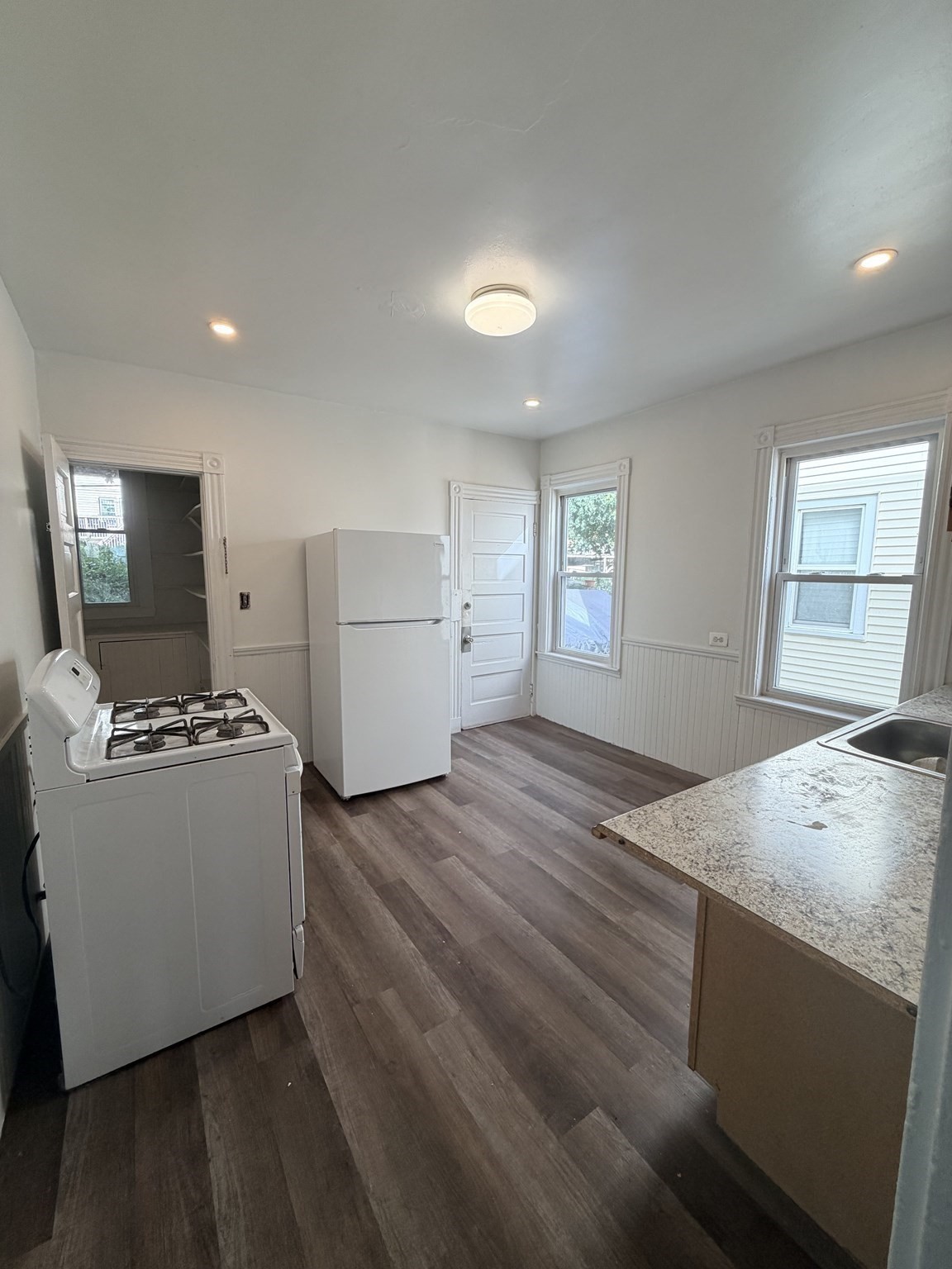 302 Washington St # 2
