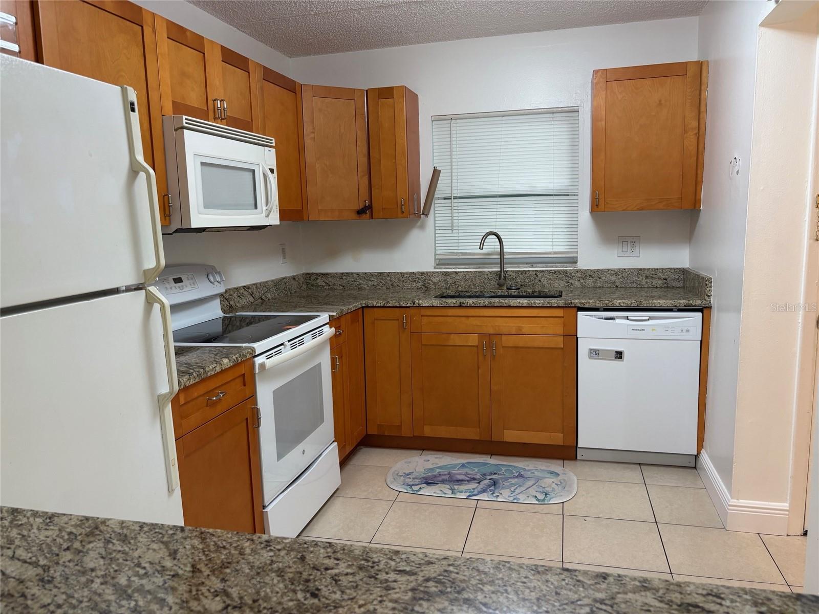 2850 SOMERSET PARK DR #202