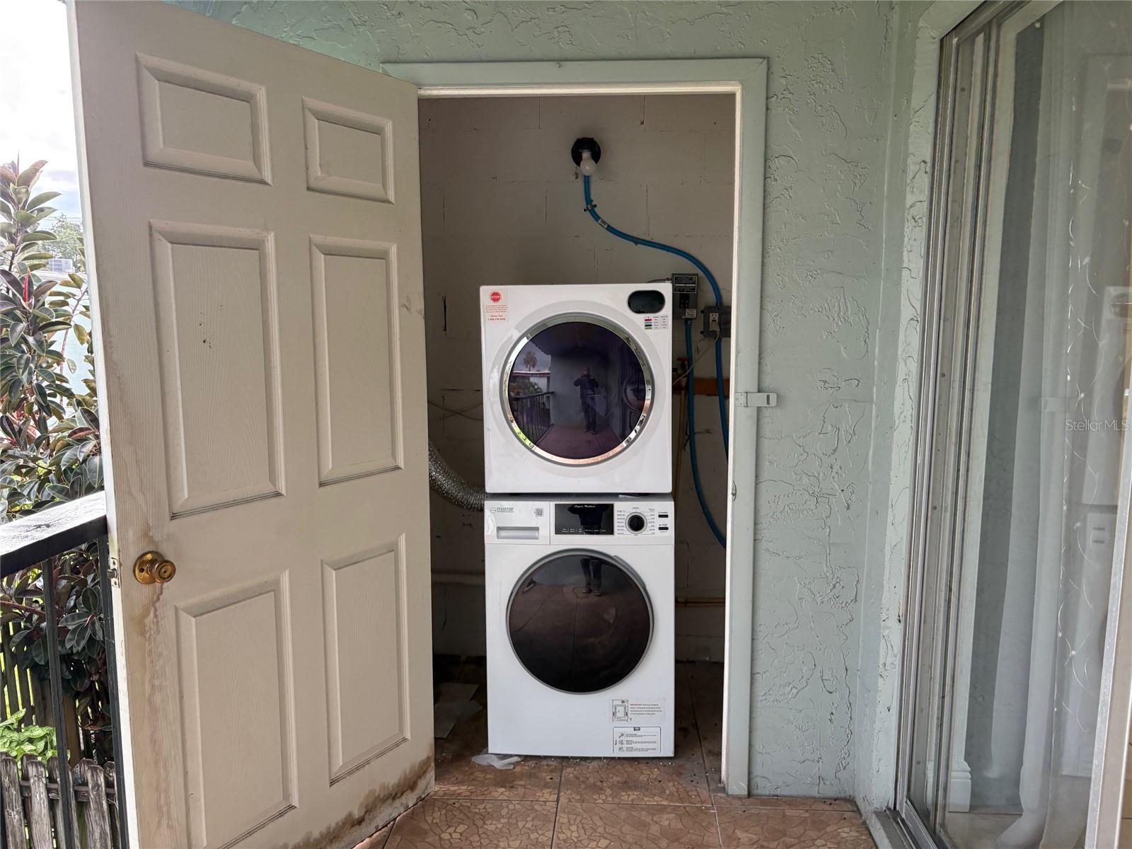 2850 SOMERSET PARK DR #202