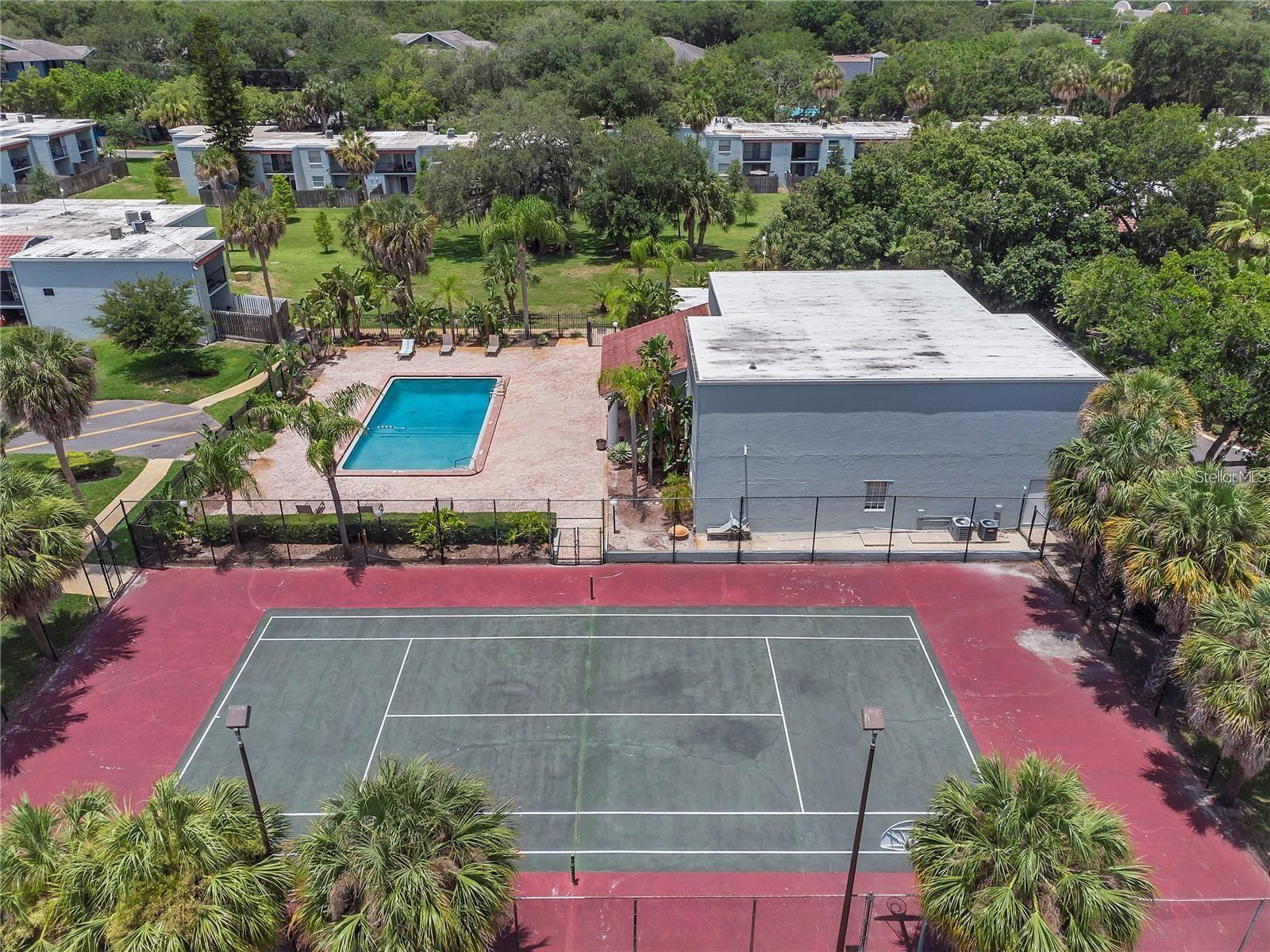 2850 SOMERSET PARK DR #202