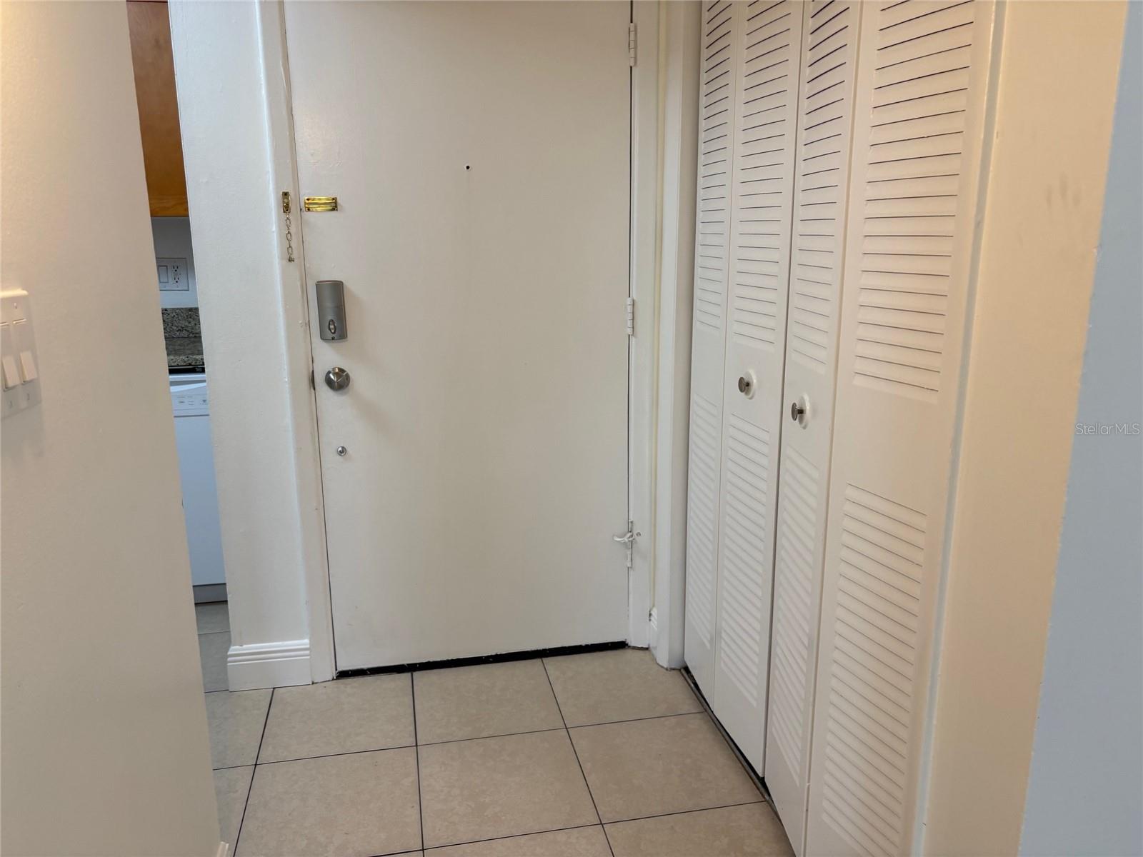 2850 SOMERSET PARK DR #202