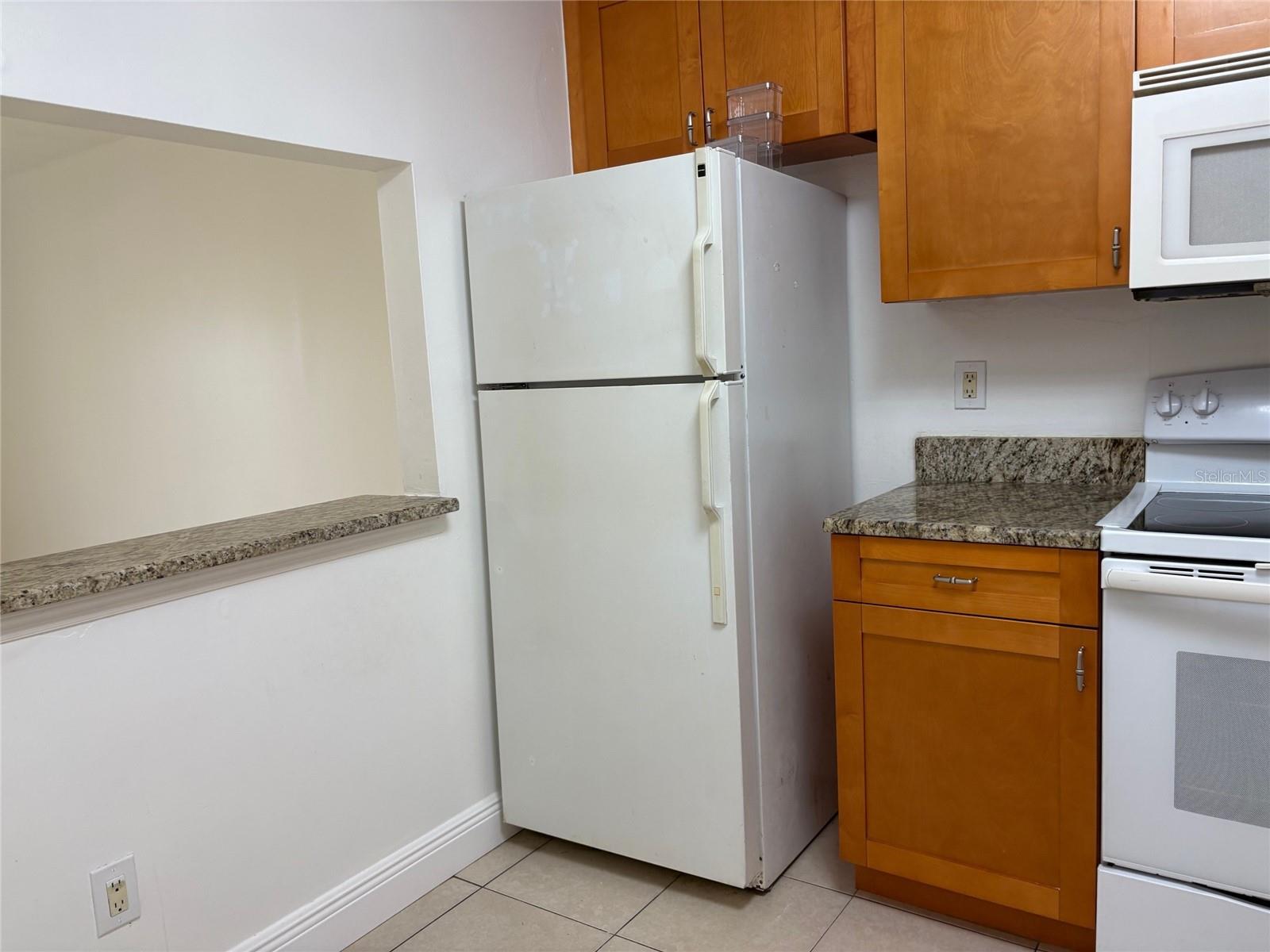 2850 SOMERSET PARK DR #202