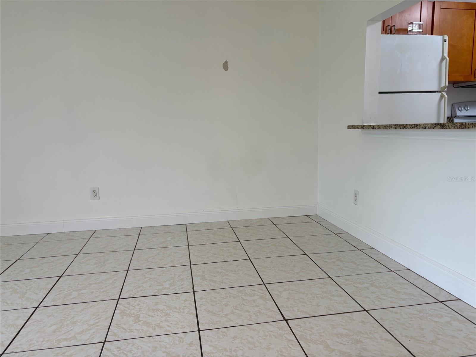 2850 SOMERSET PARK DR #202