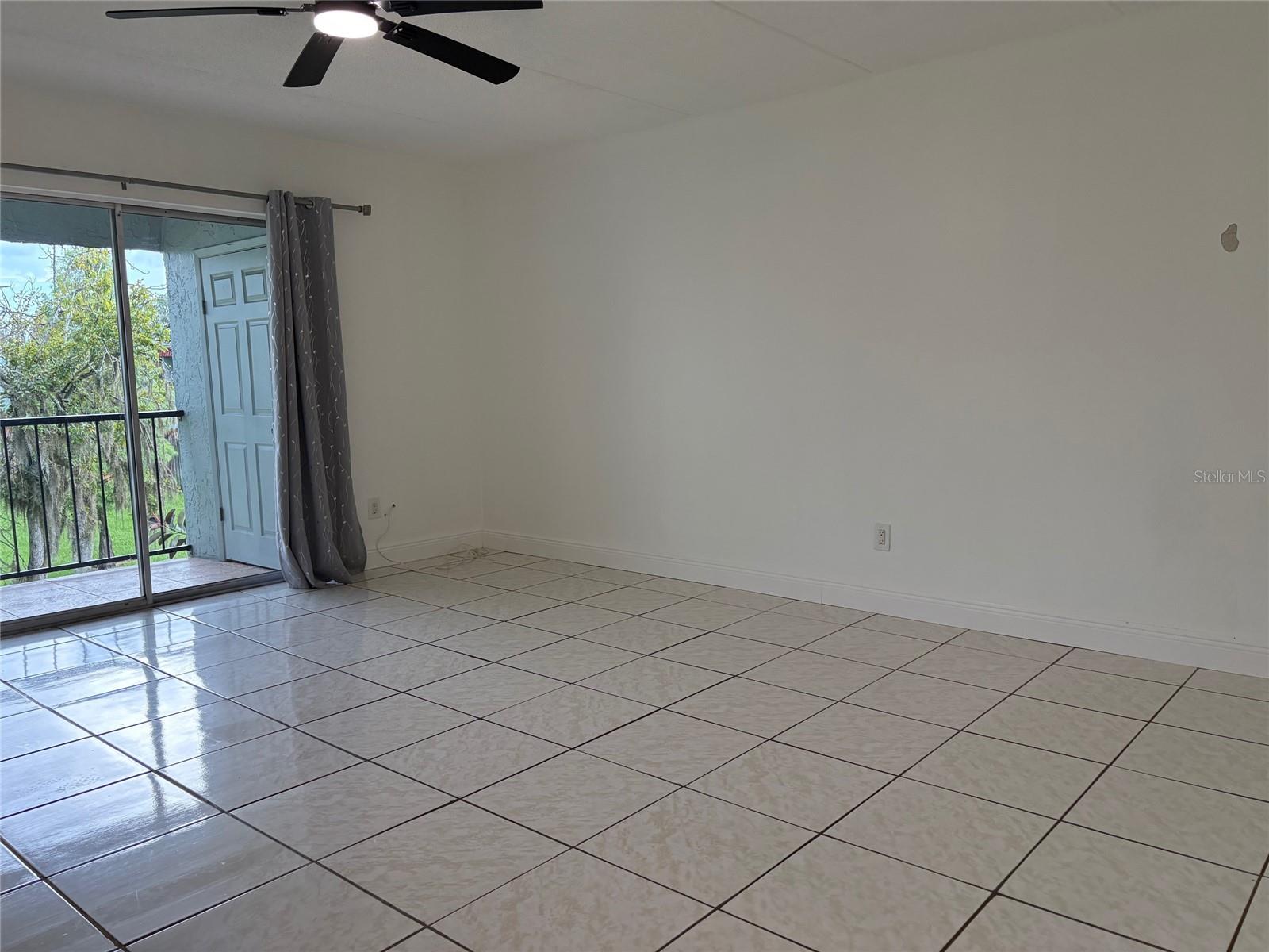 2850 SOMERSET PARK DR #202