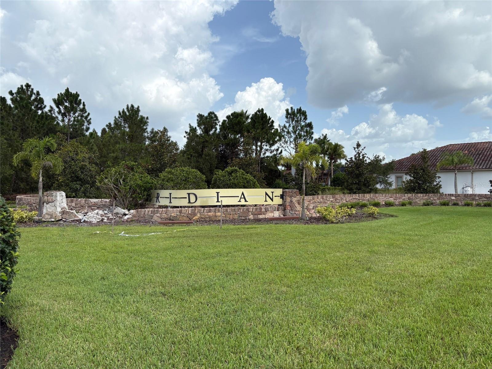 1819 WHITEWILLOW DR