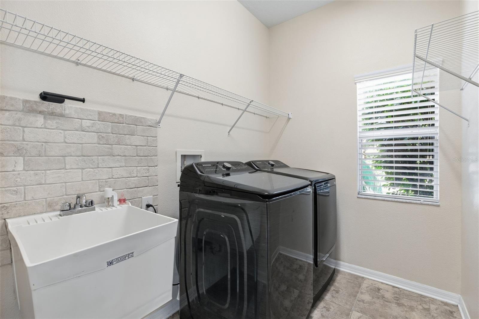 11144 OYSTER BAY CIR