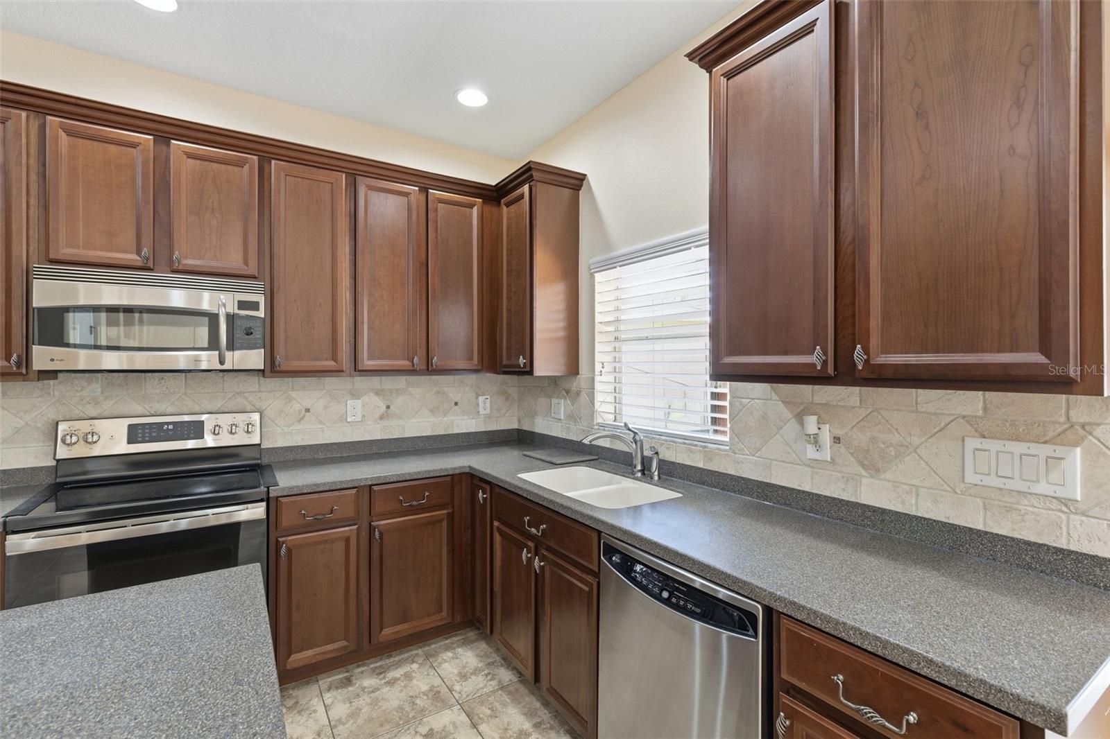 11144 OYSTER BAY CIR