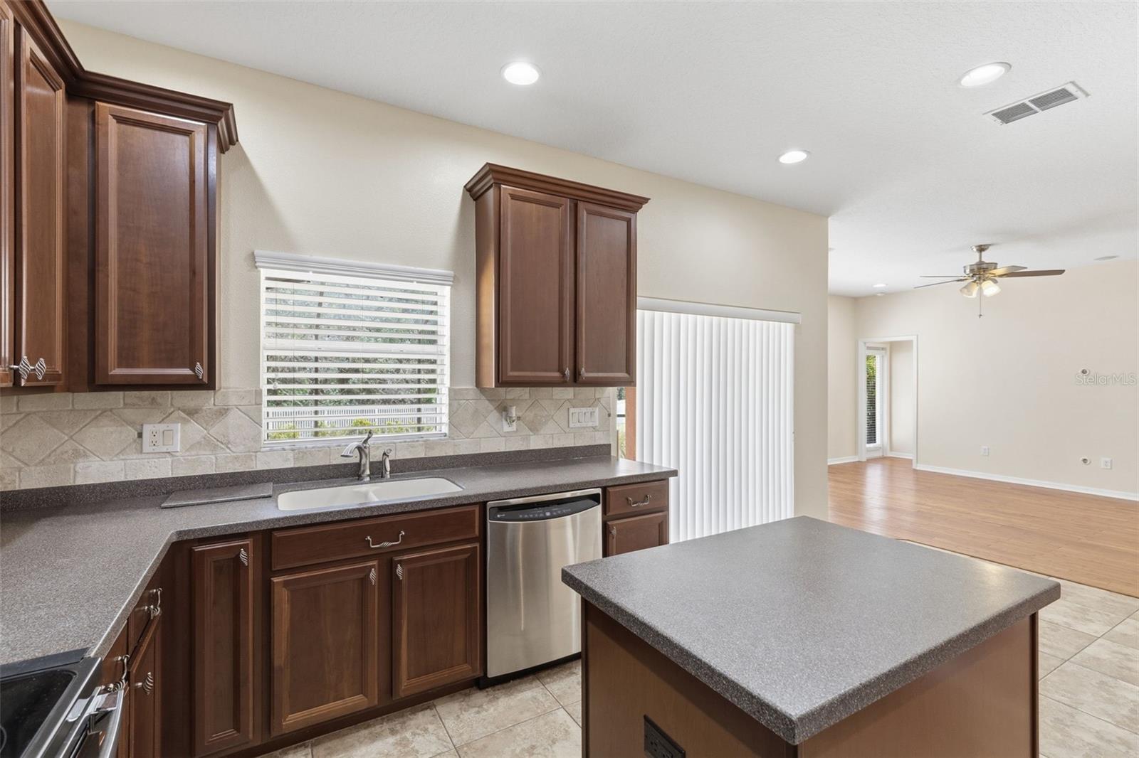 11144 OYSTER BAY CIR