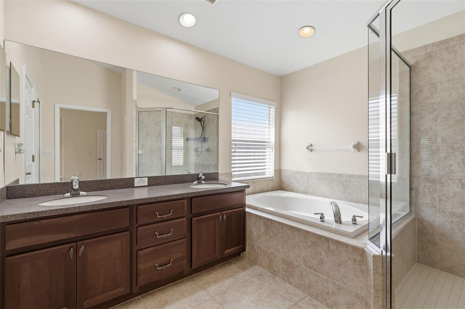 11144 OYSTER BAY CIR