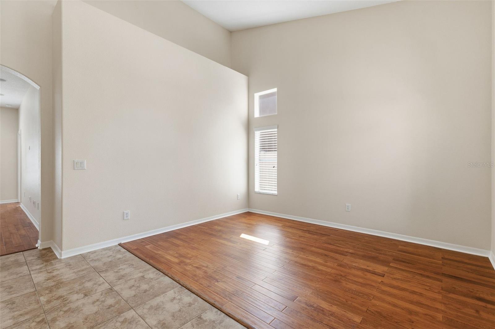 11144 OYSTER BAY CIR