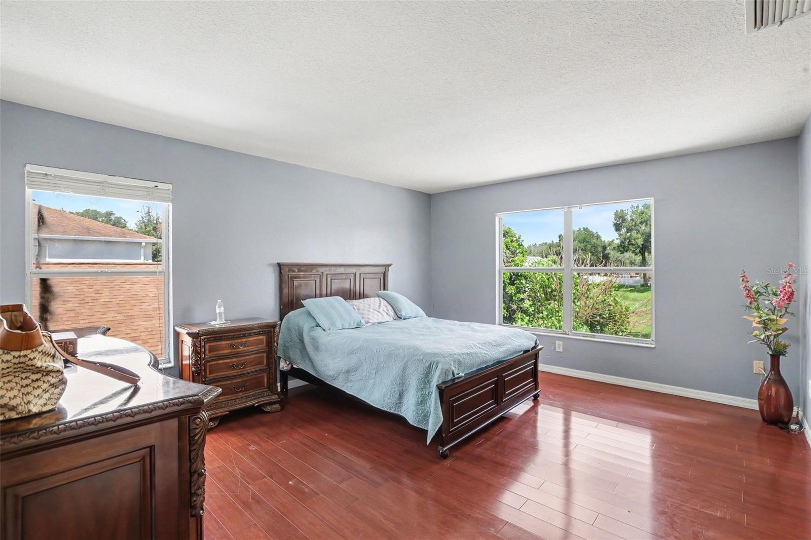 8910 BRIDGEFORD OAKS DR