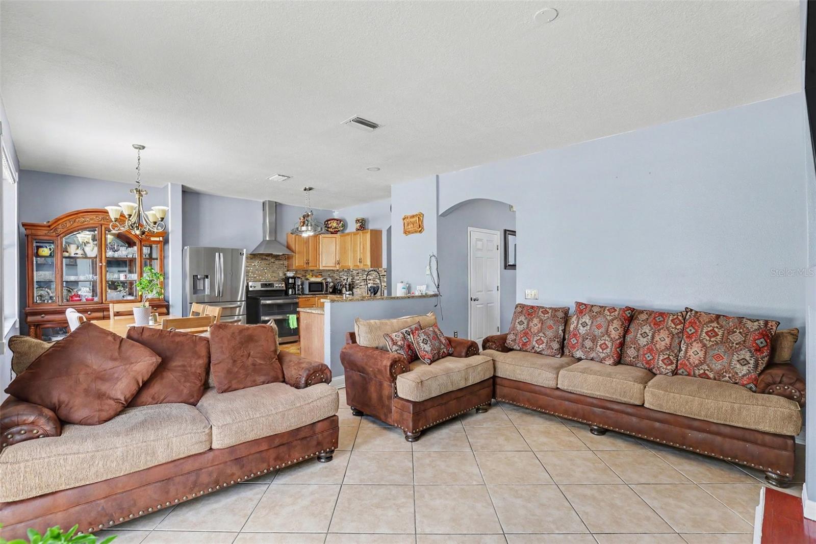 8910 BRIDGEFORD OAKS DR