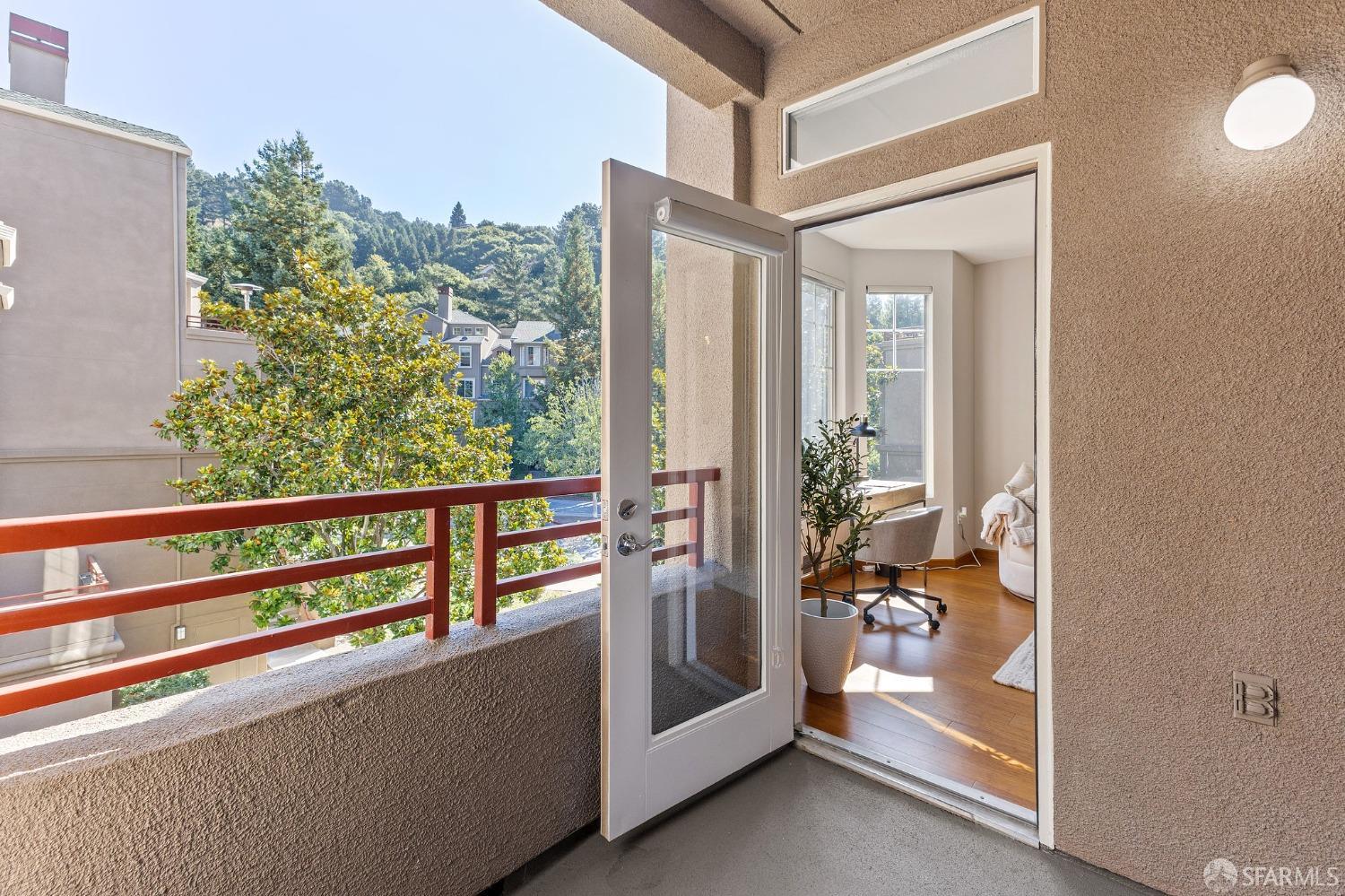 280 Caldecott Lane # 201