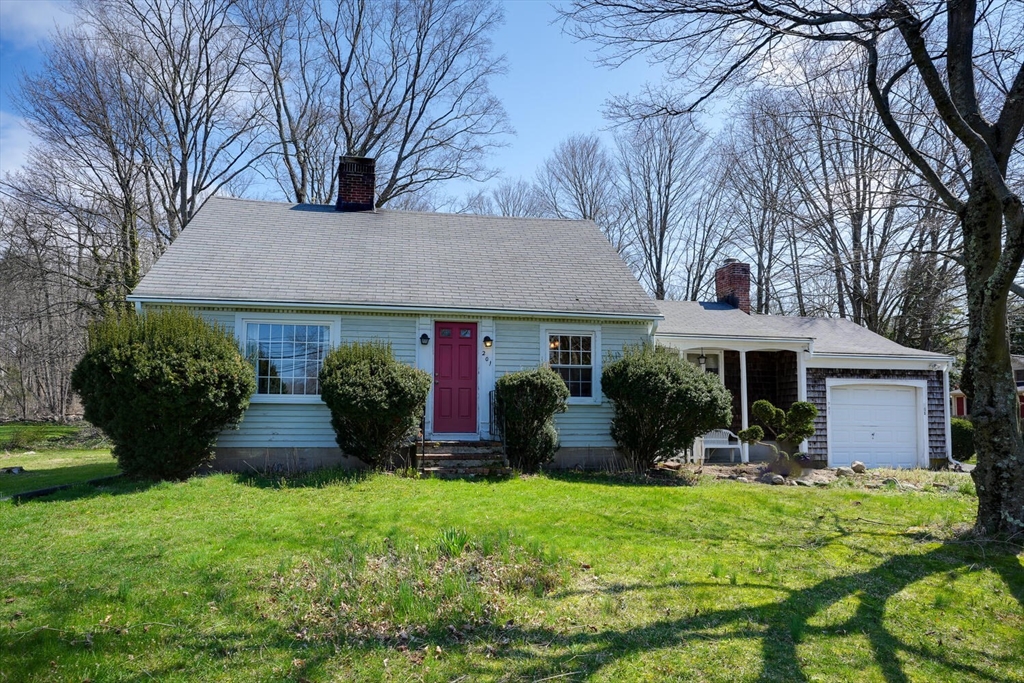 201 South St