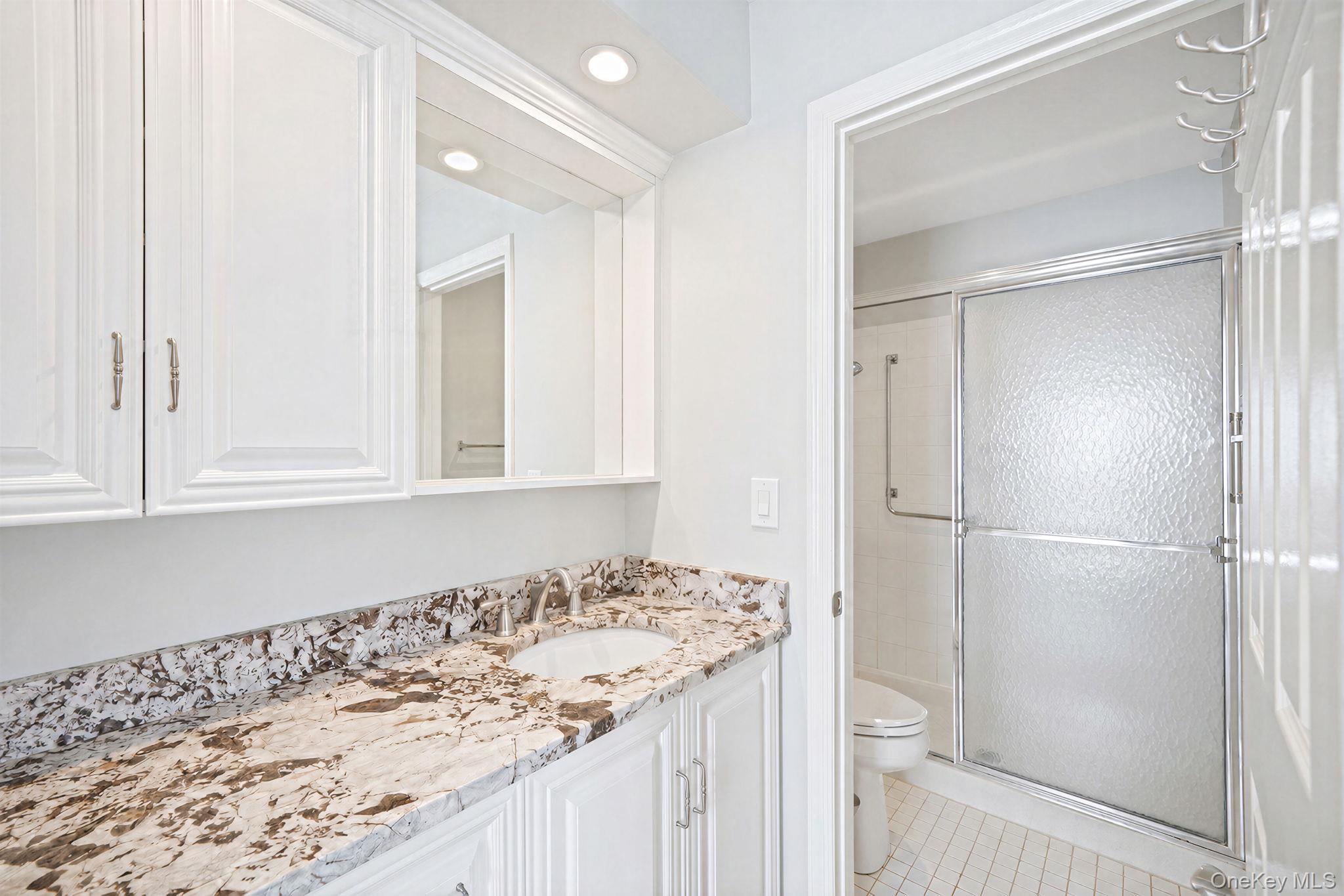 20 Wainscott Court
