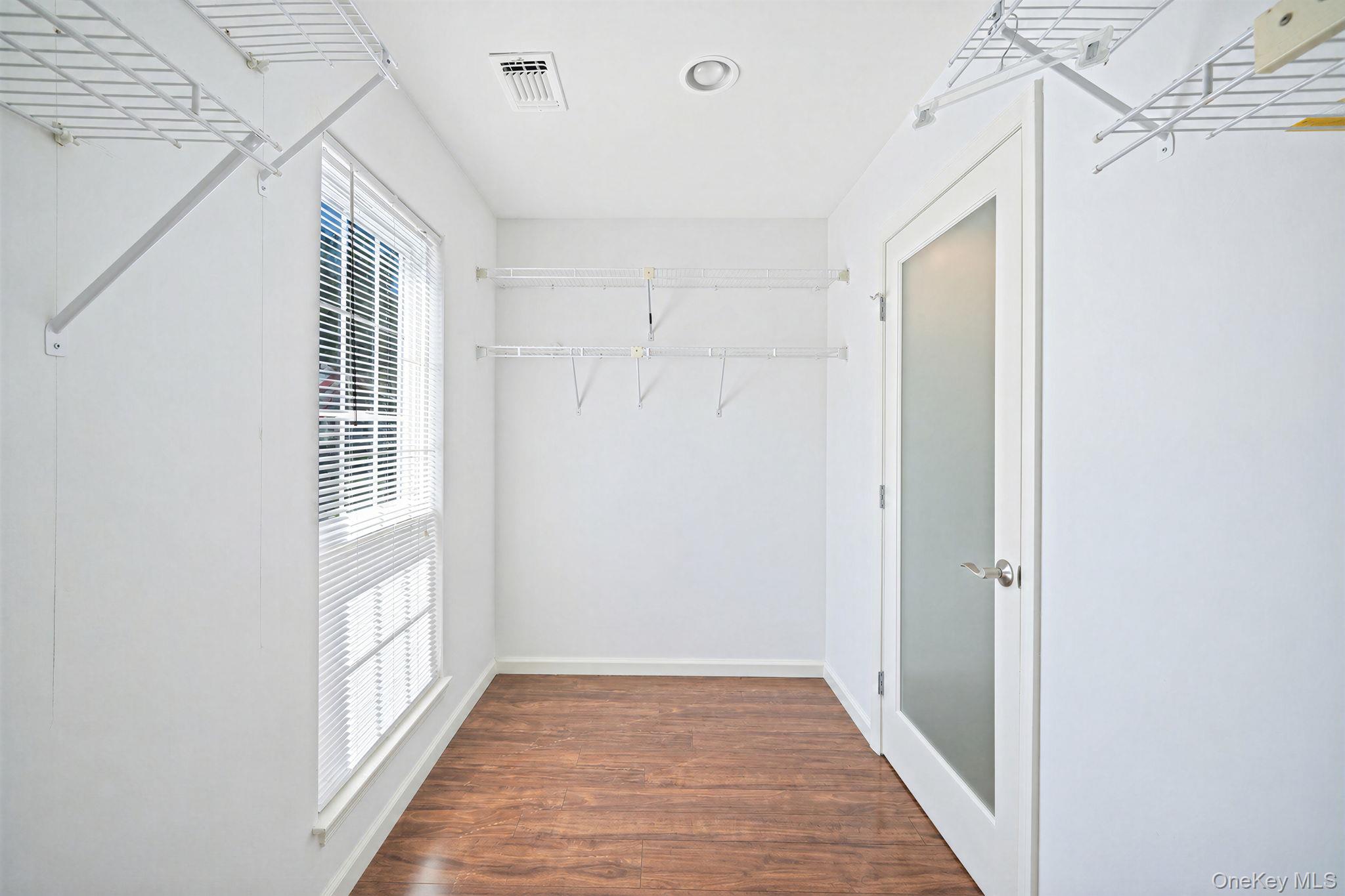 20 Wainscott Court