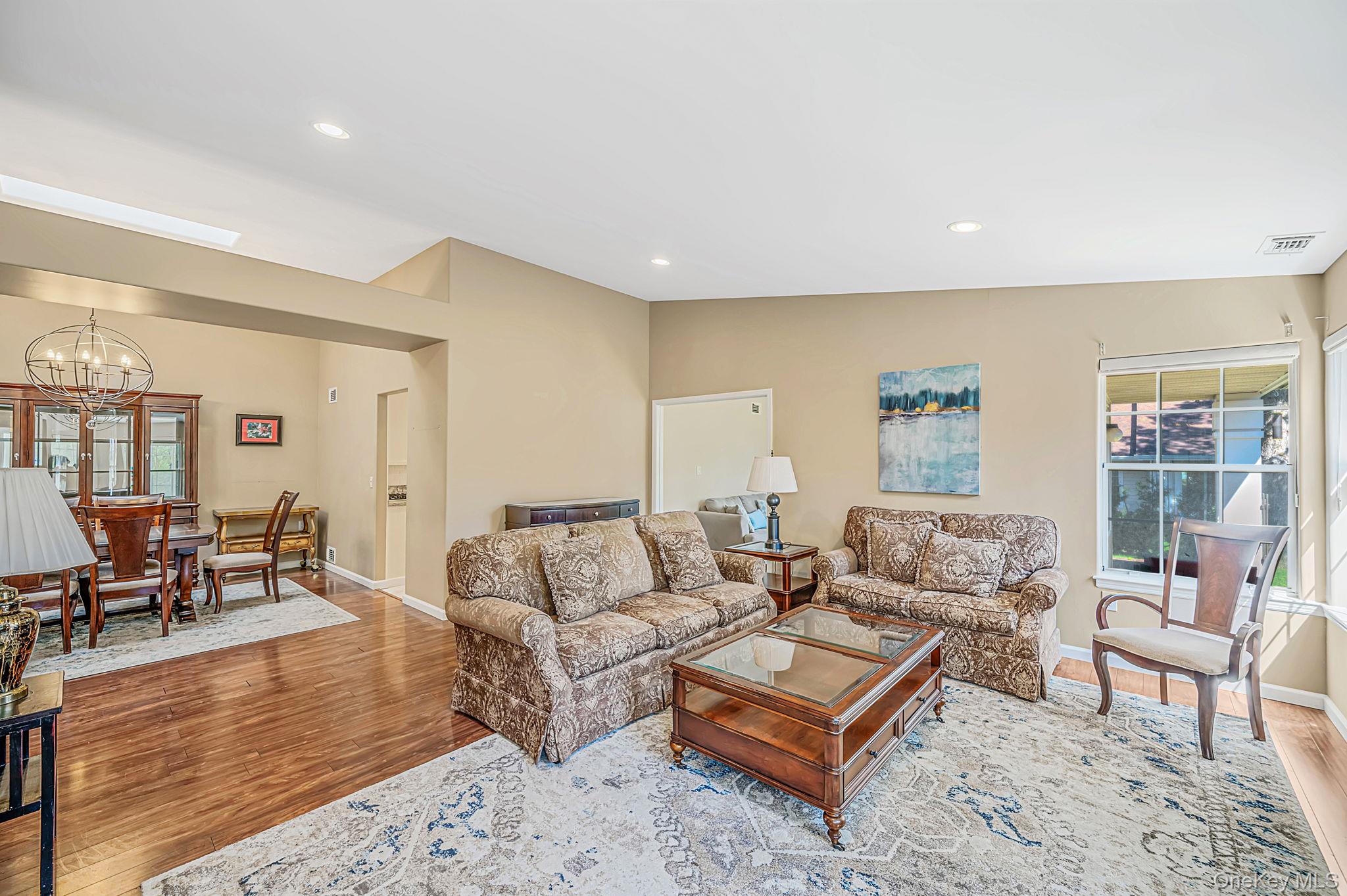 20 Wainscott Court