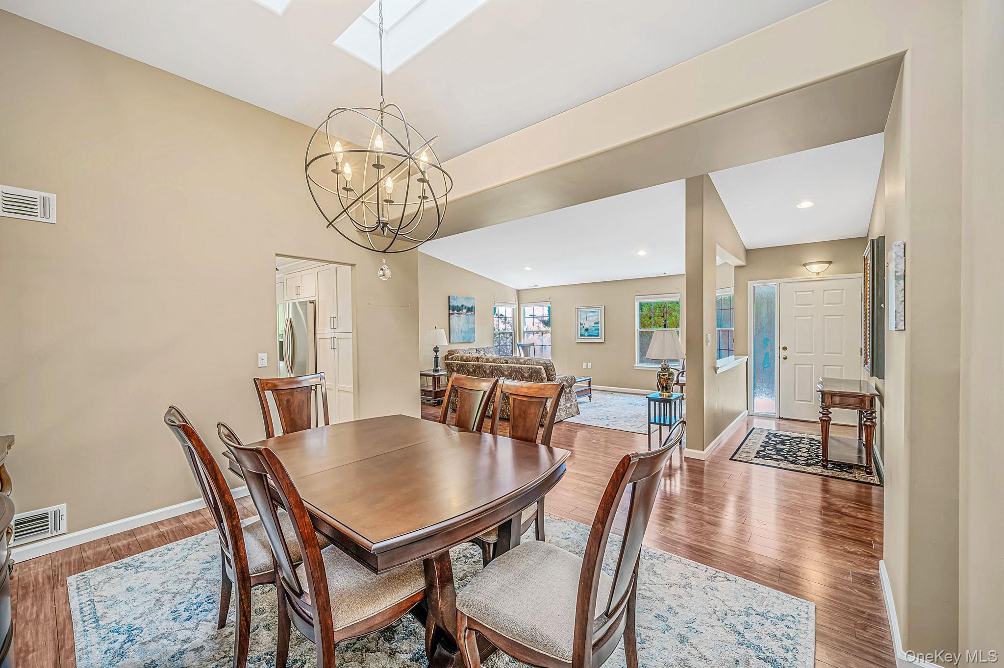 20 Wainscott Court