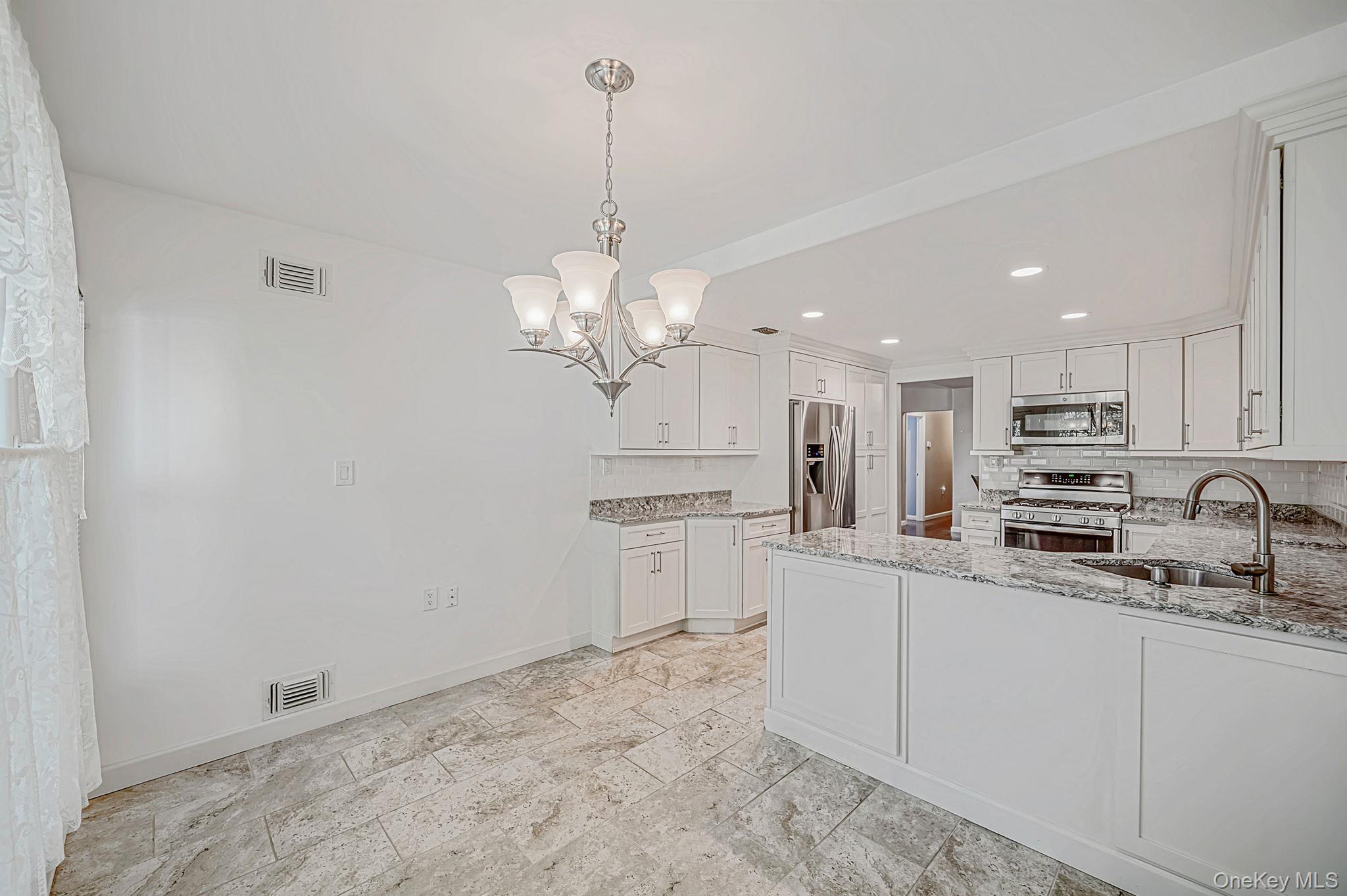 20 Wainscott Court
