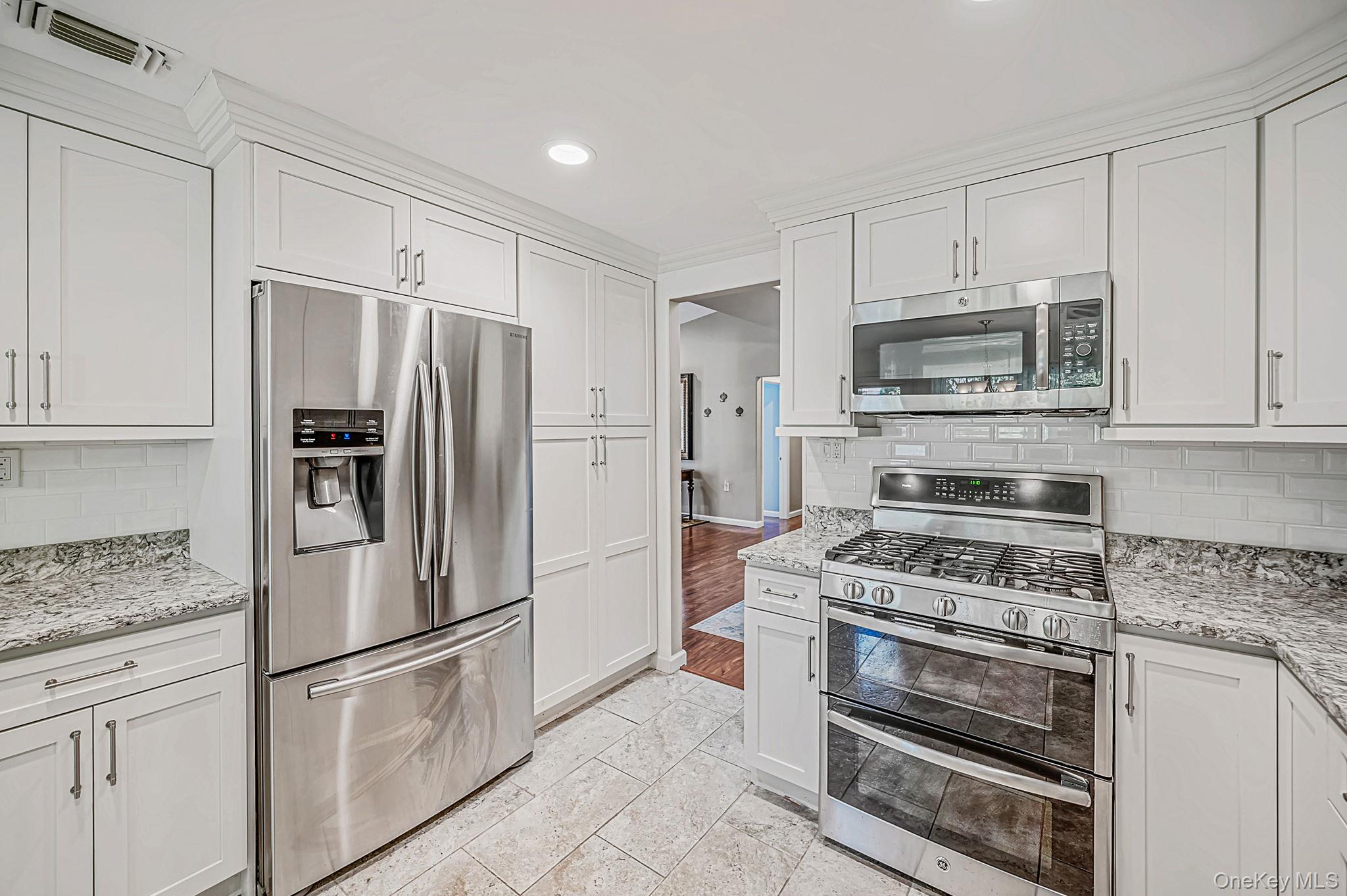 20 Wainscott Court