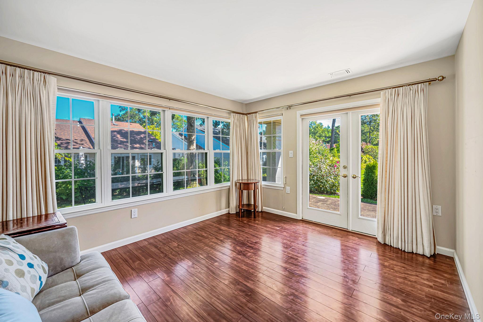 20 Wainscott Court