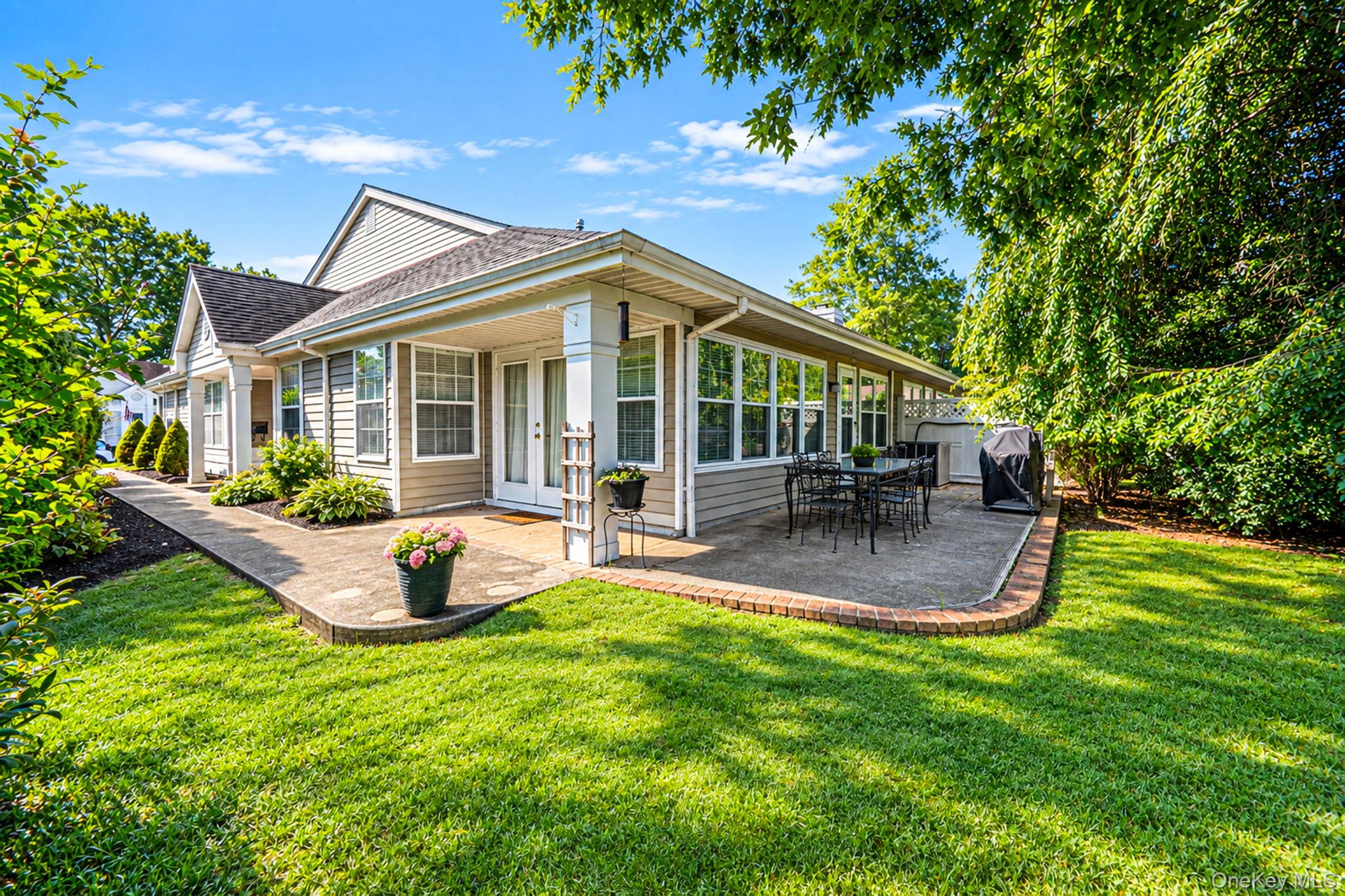 20 Wainscott Court