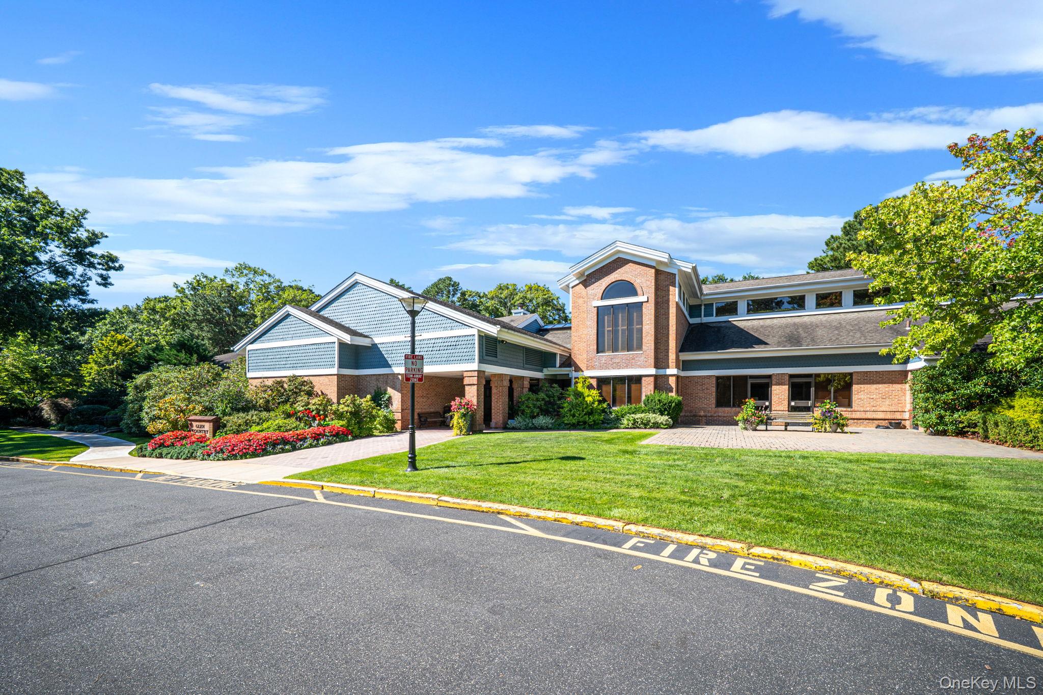 20 Wainscott Court