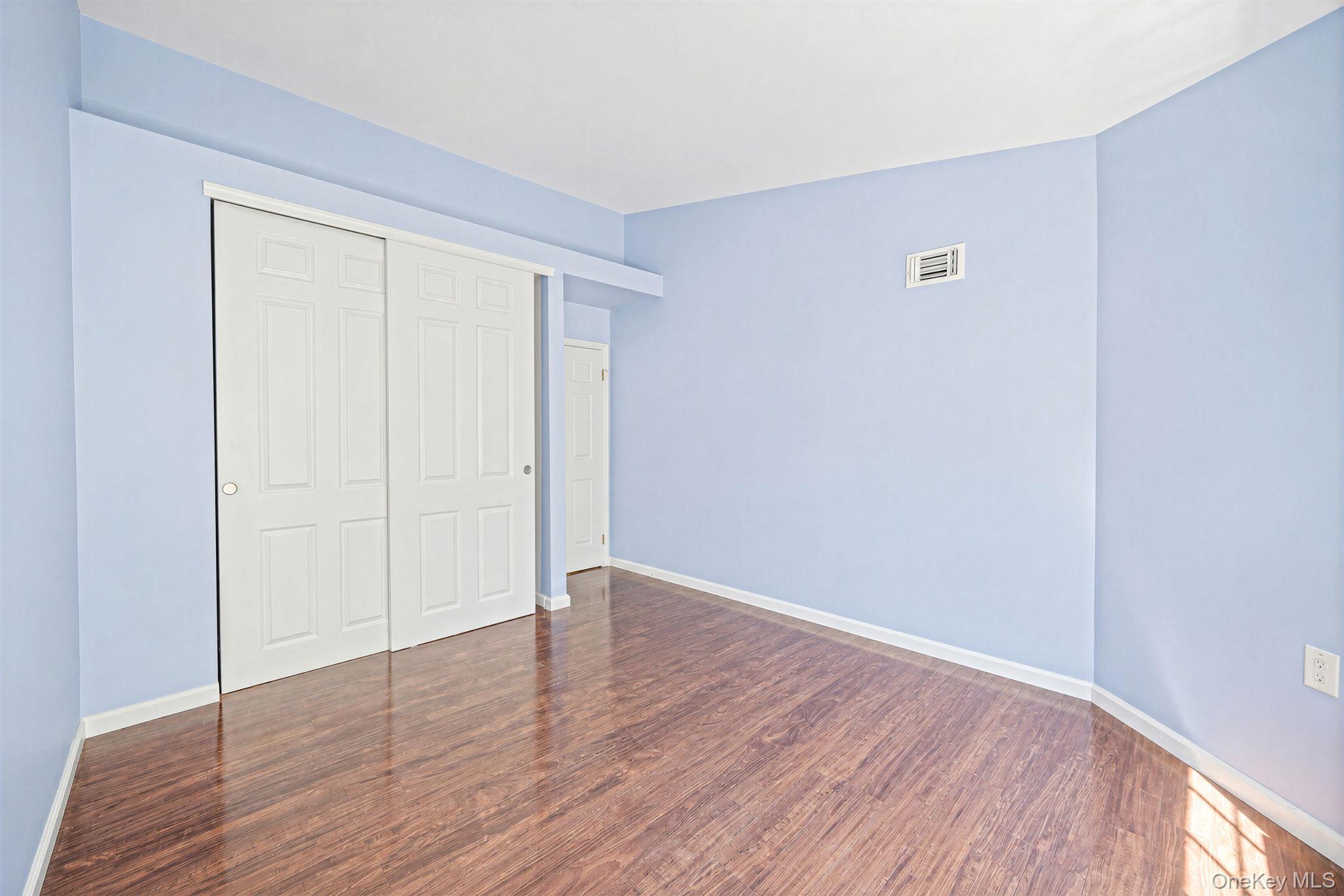 20 Wainscott Court