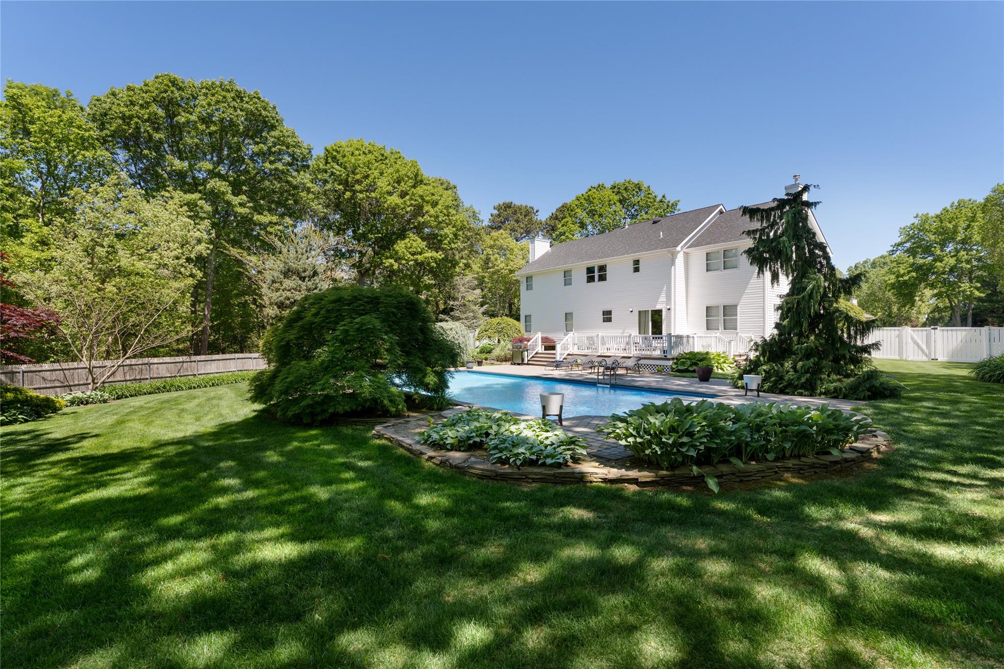 8 Greenwich Court