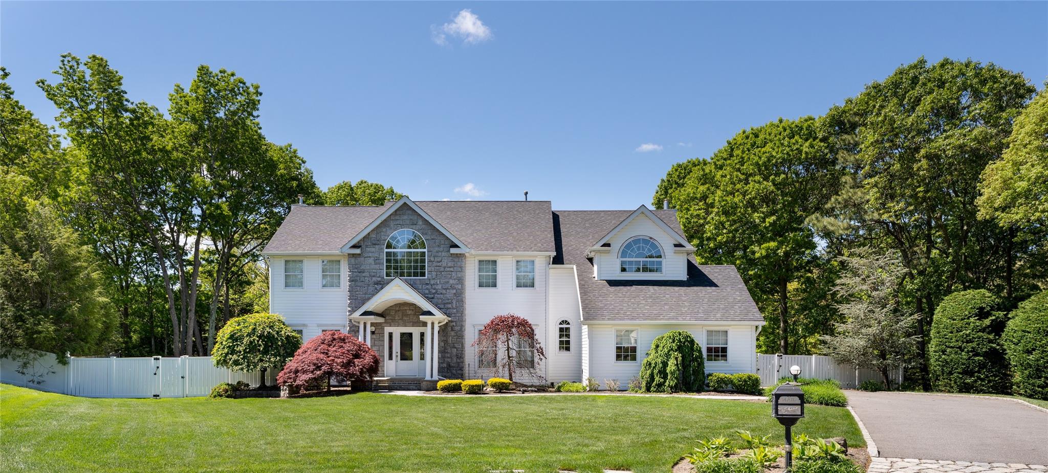 8 Greenwich Court