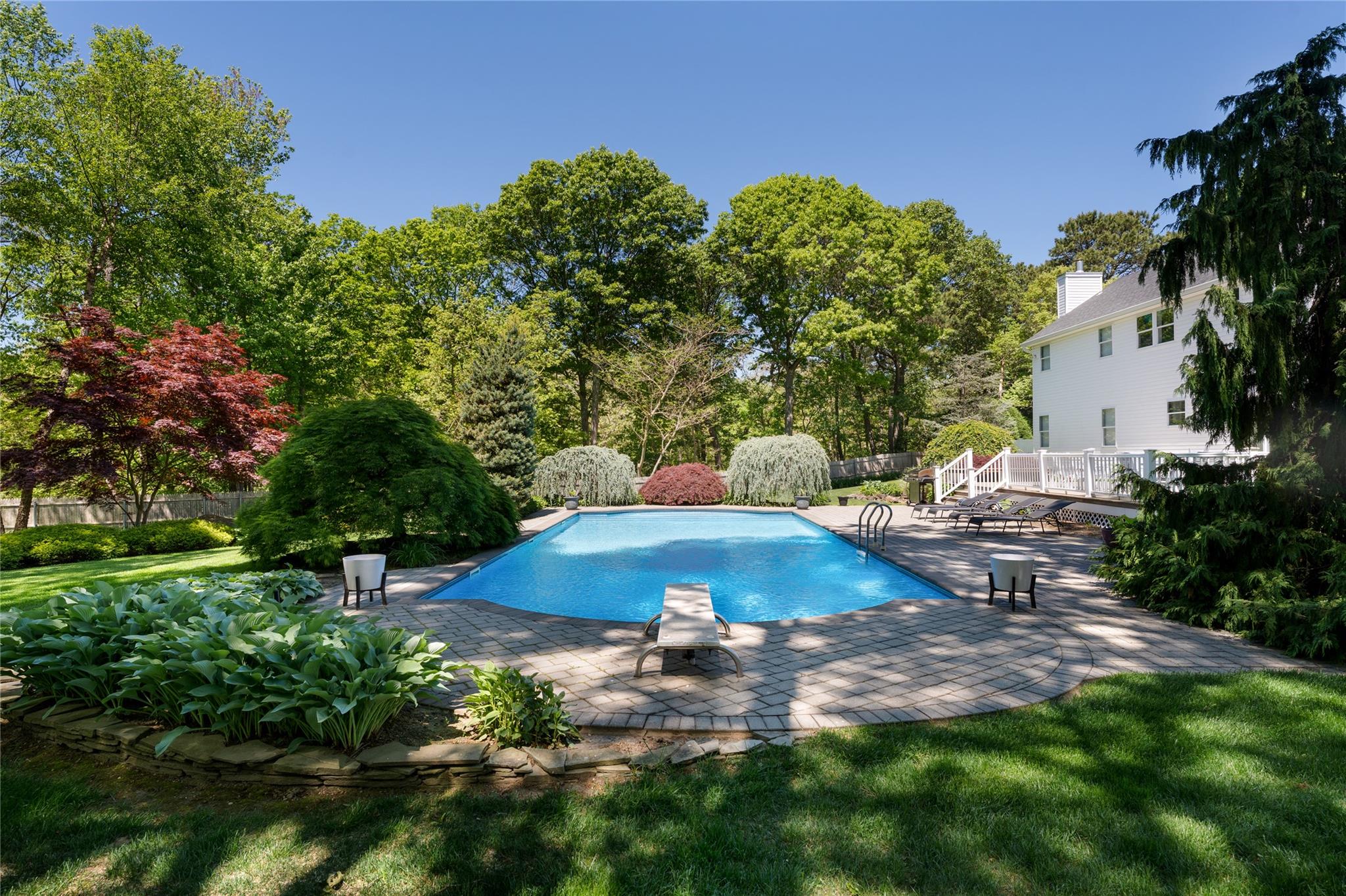 8 Greenwich Court