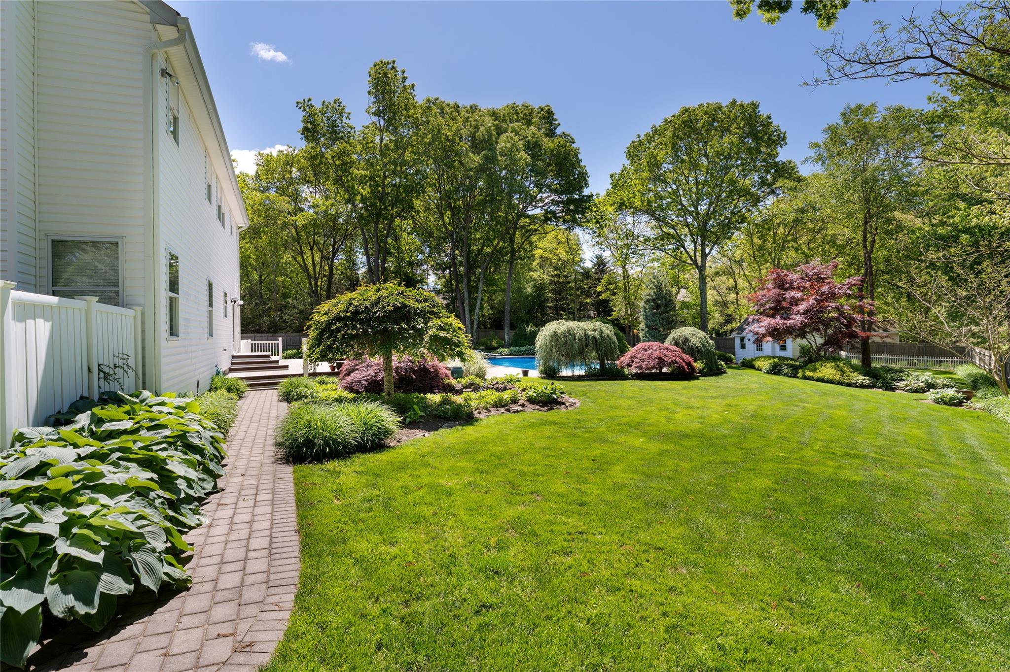 8 Greenwich Court