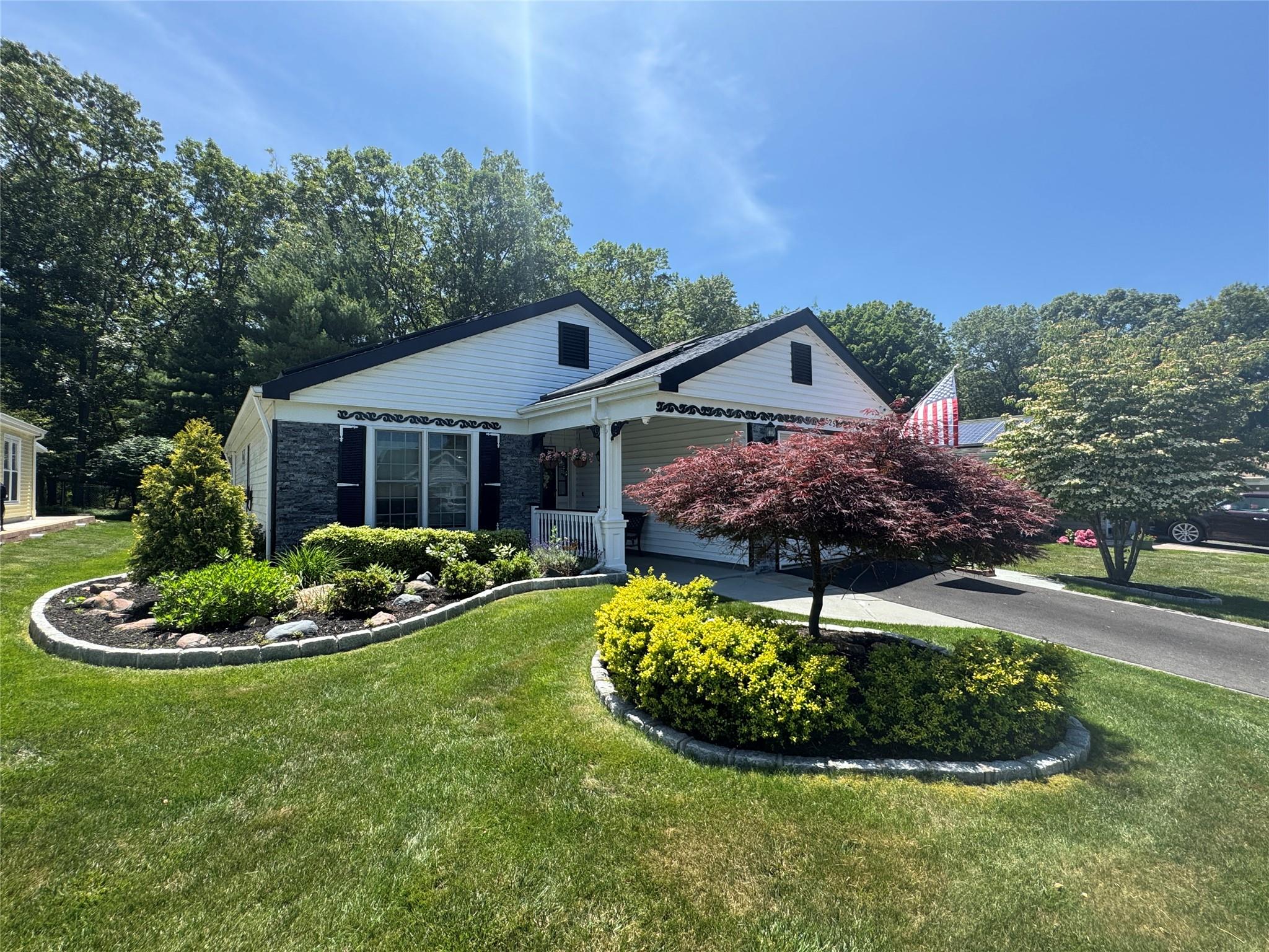 525 Cranston Lane