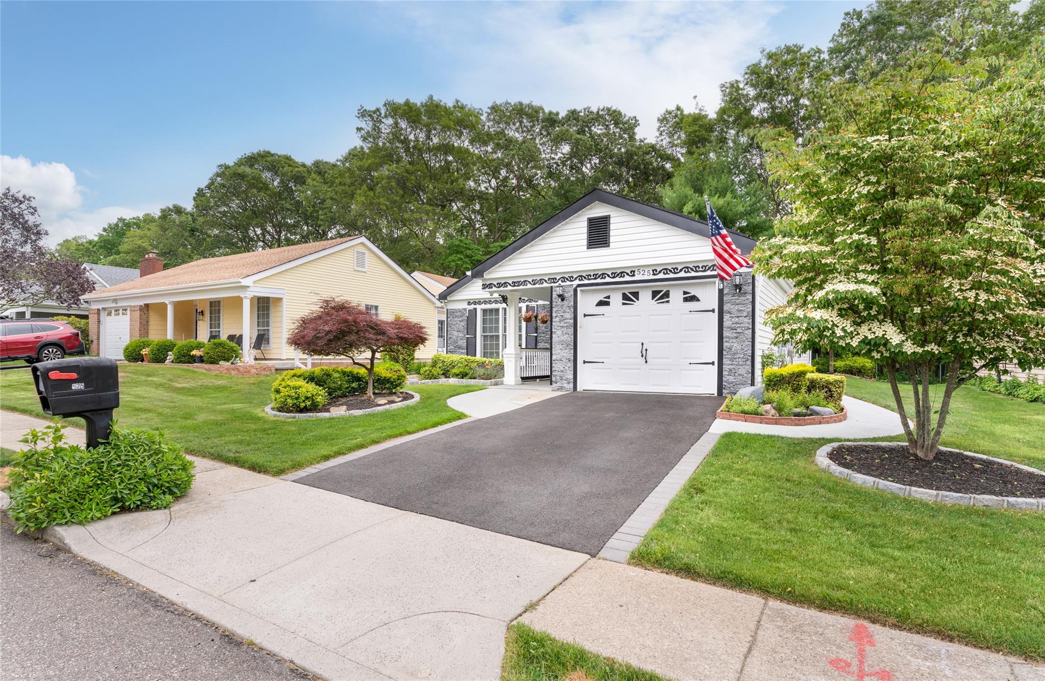 525 Cranston Lane