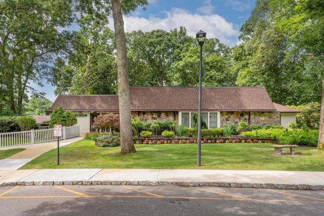 525 Cranston Lane