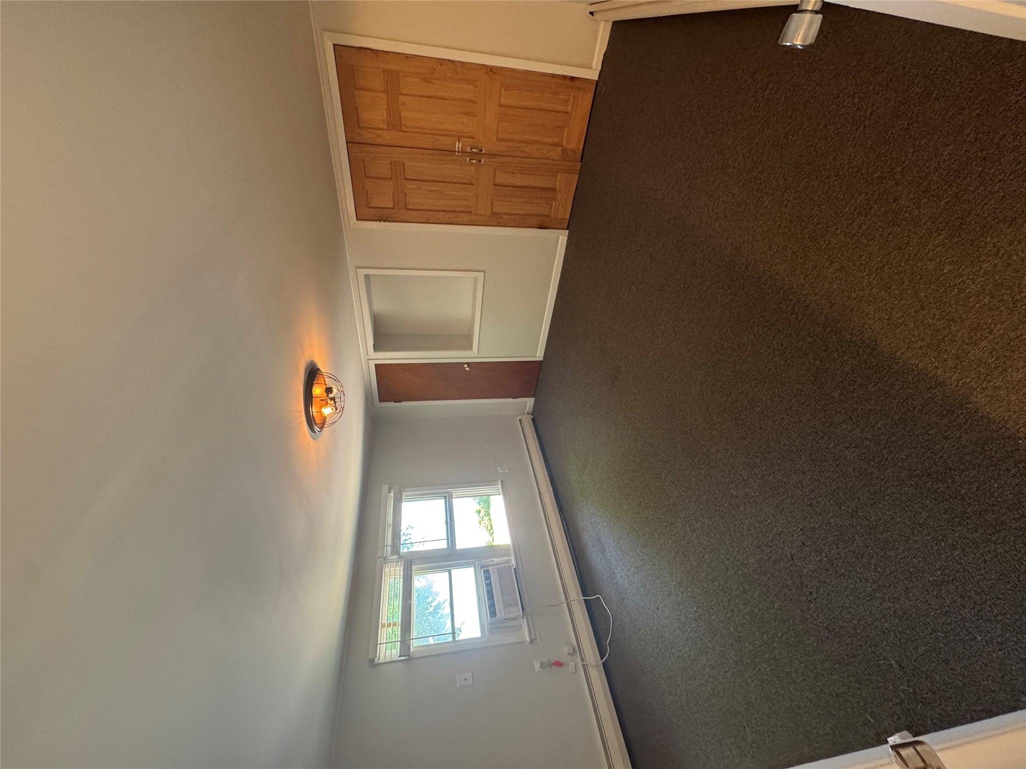 124 Cliff Road E