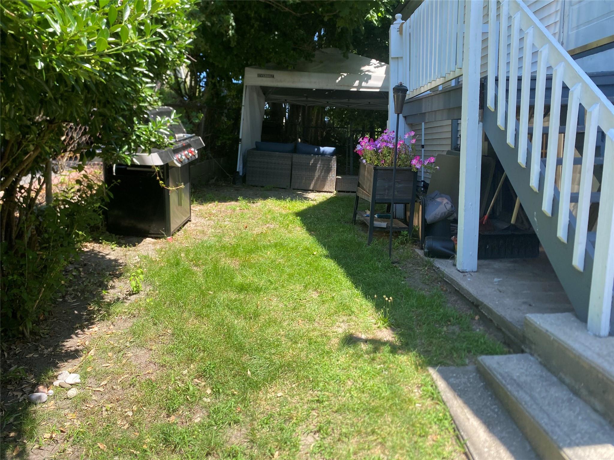 124 Cliff Road E