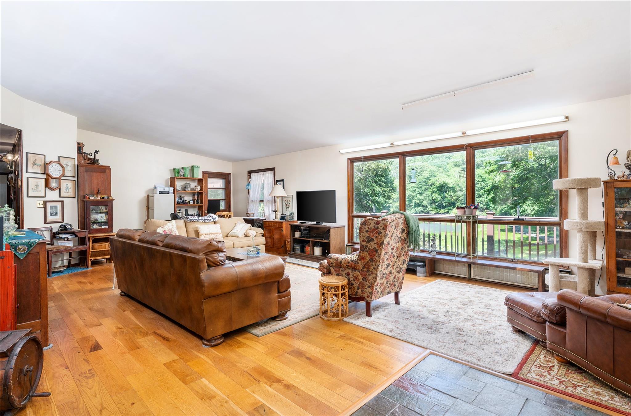 21 W Bartlett Road