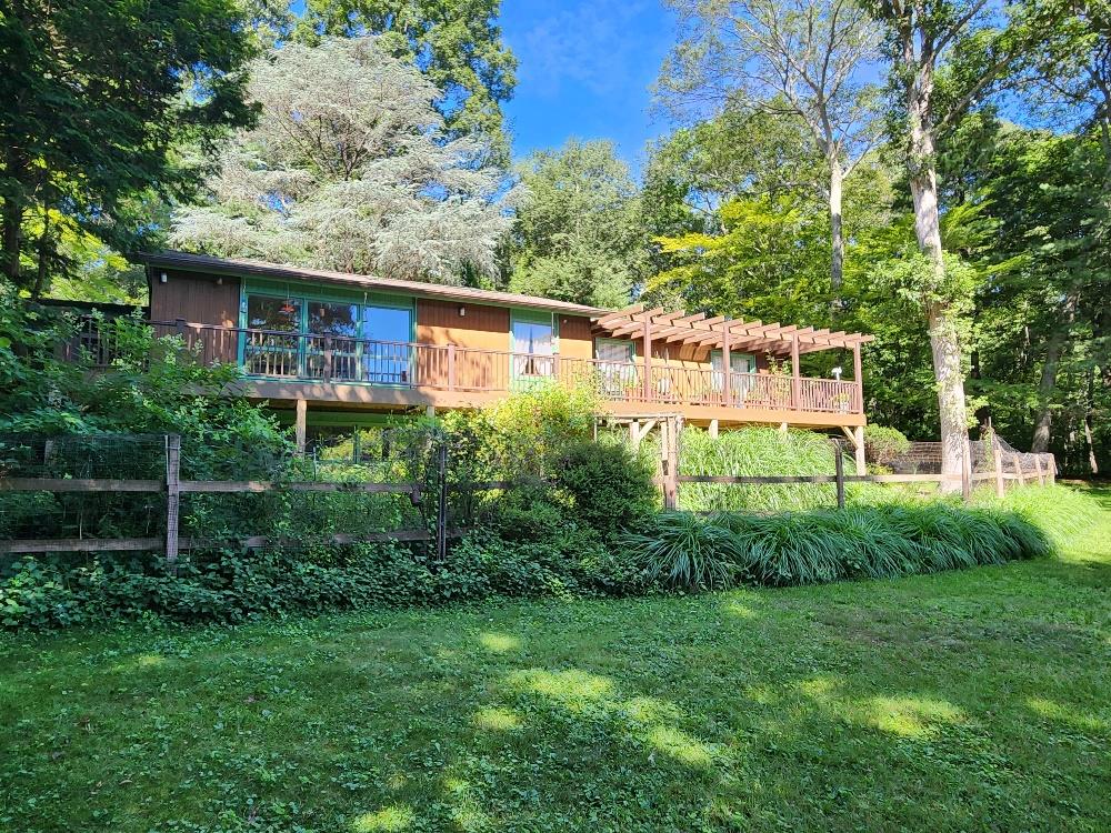 21 W Bartlett Road